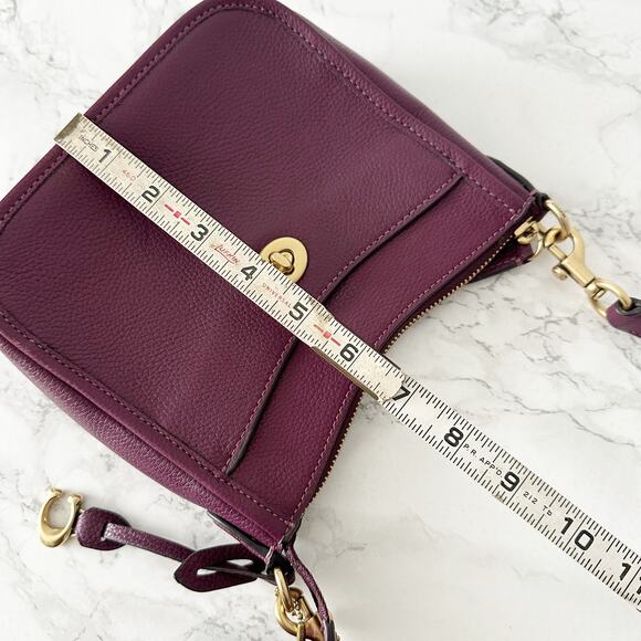 NWOT Coach Chaise Crossbody 19 Wine Color Pebbled Leather Turnlock Pocket Bag - Picture 11 of 13